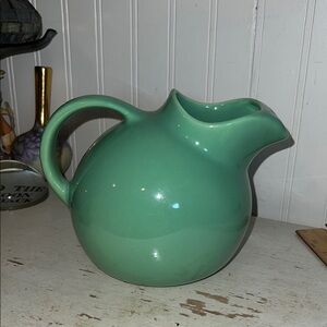 Vintage 1940’s Franciscan Gladding McBean El Patio green ball pitcher